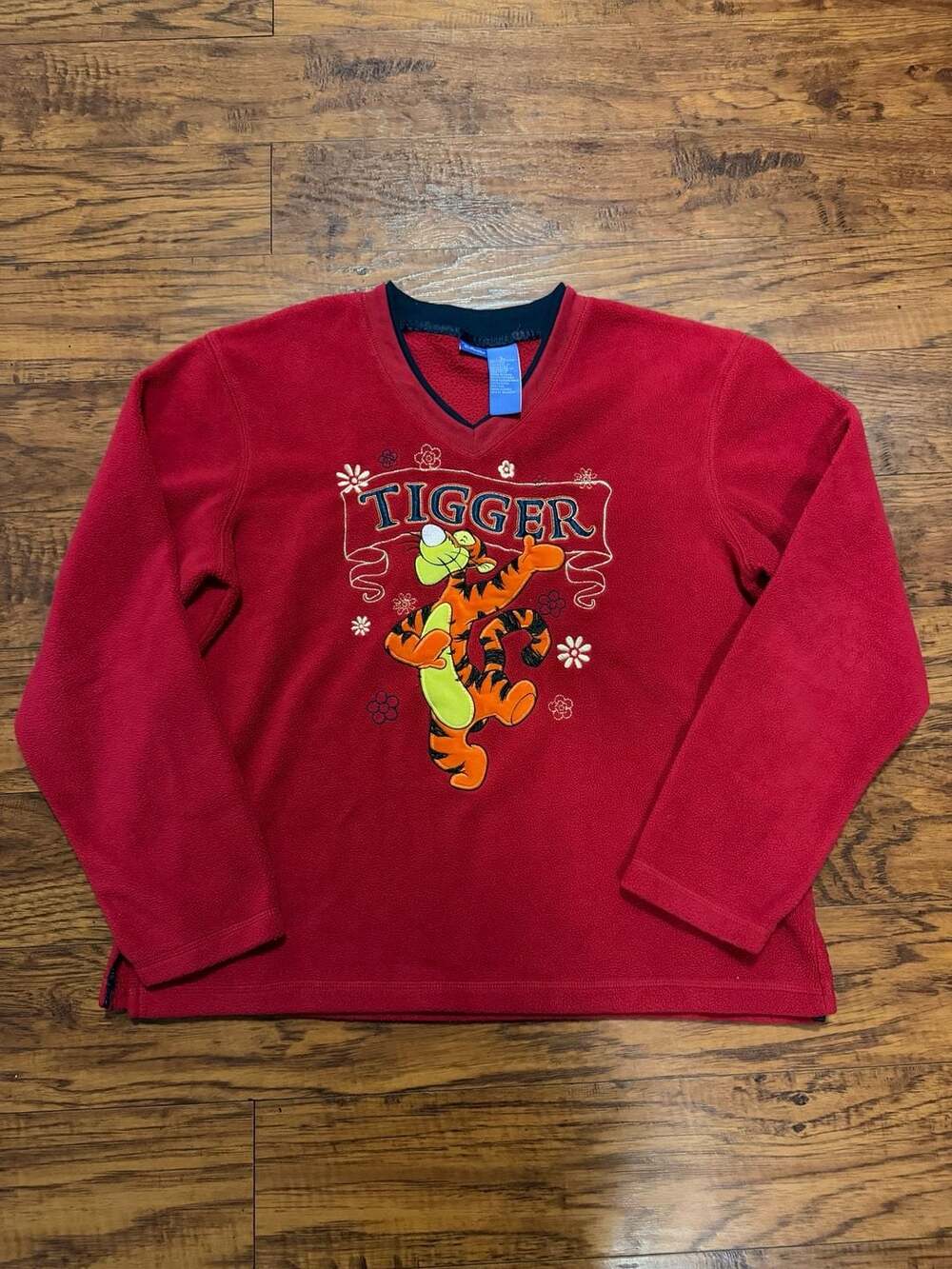 90s 2000s Disney Tigger Red Fleece Sweatshirt Size Medium V-Neck Embroidered